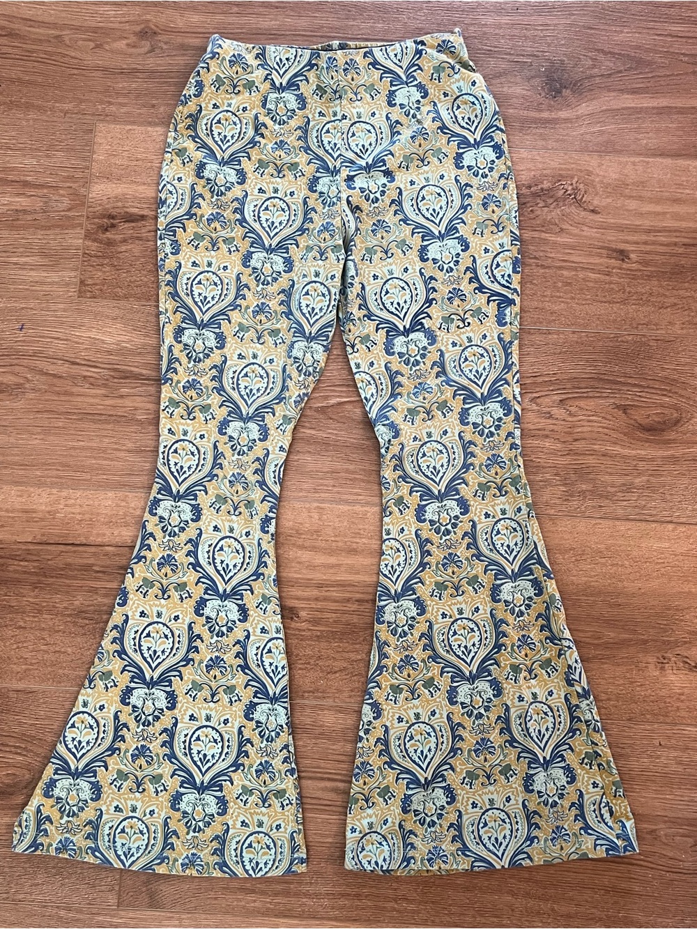 Women's Lakhays Green, Navy, Yellow Floral-Patterned Flare Pants